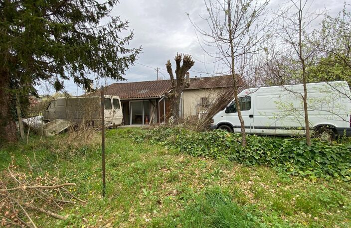 Maison en pierre de 70 m² à rénover — photo 2