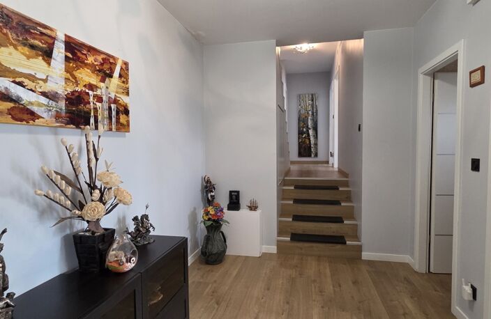 Vente Maison/villa 9 pièces — photo 3