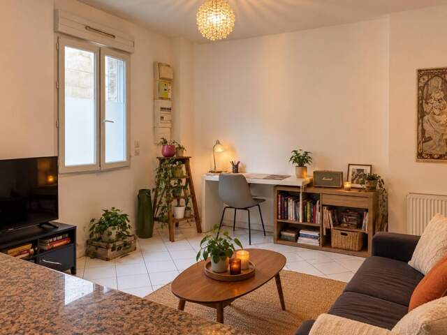 BORDEAUX - Saint-Genès - Appartement au charme singulier — photo du bien