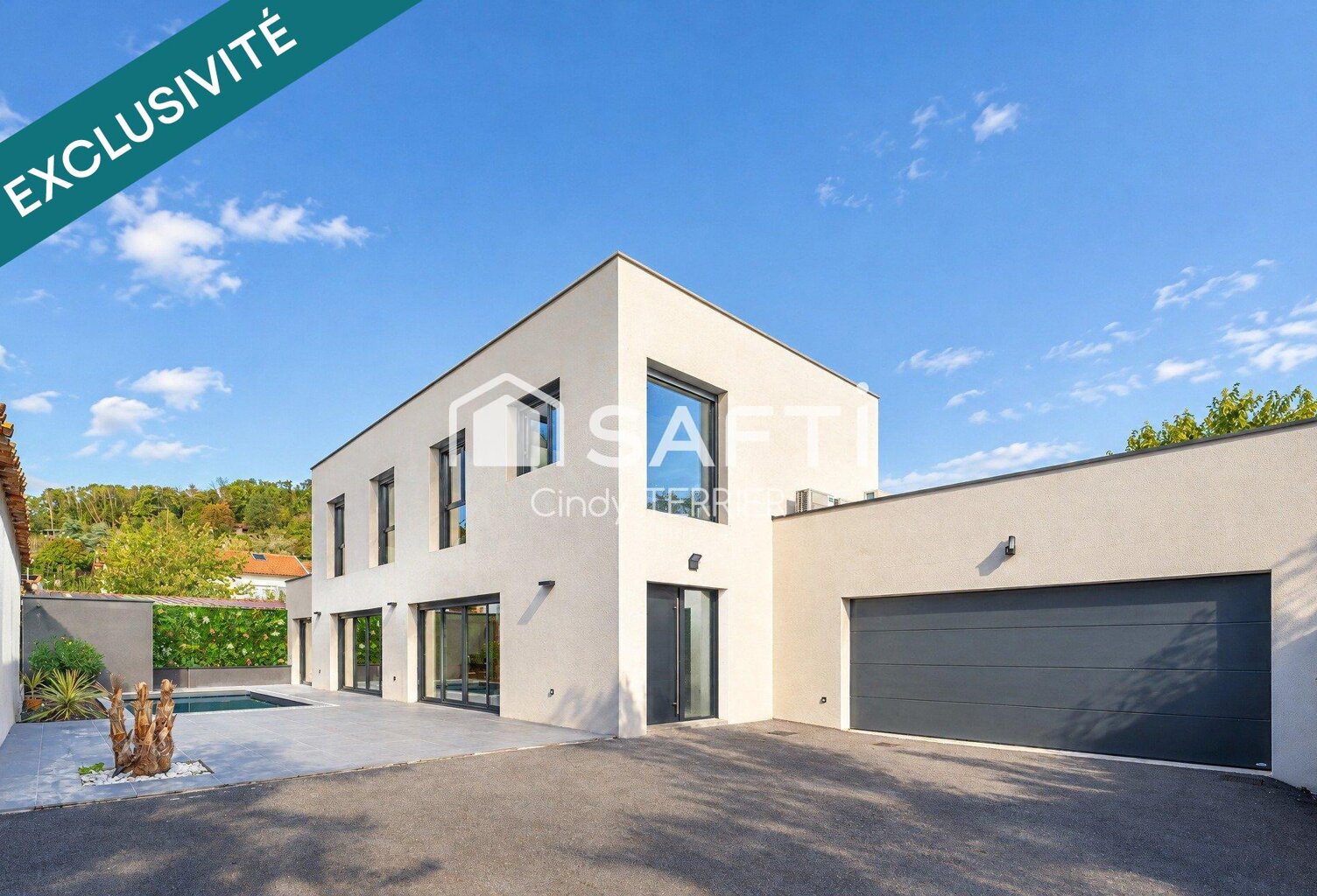 Maison d'architecte avec piscine  188 m²  Le Grand-Lemps — photo 1