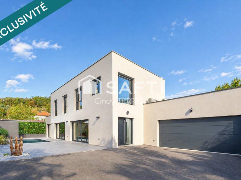 Maison d'architecte avec piscine  188 m²  Le Grand-Lemps — photo 1