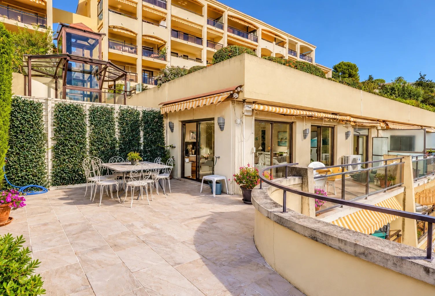 Appartement 3 pièces au Val de Mougins avec grande terrasse et aperçu mer — photo 1