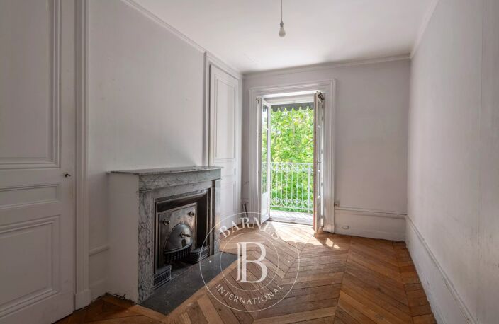 LYON 6 – Appartement Dernier étage  - 2/ 3 Chambres - Balcon — photo 3