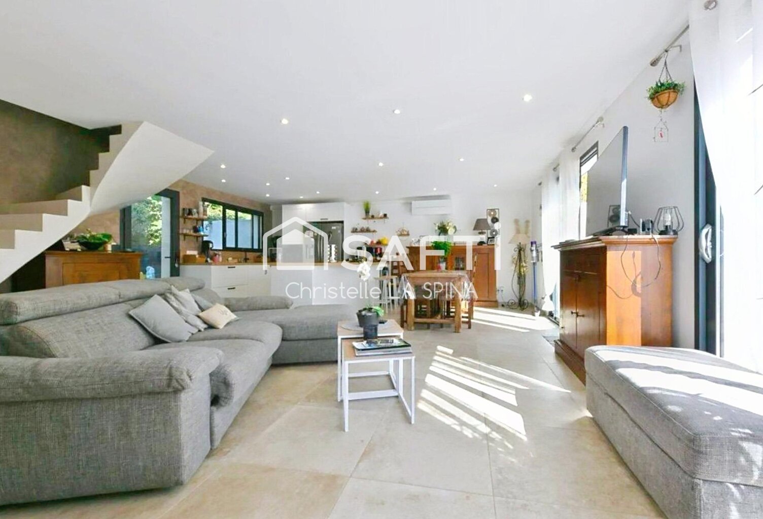 Maison contemporaine avec piscine  4 chambres — photo 1