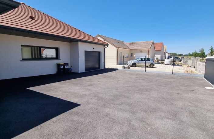 Villa — photo 3