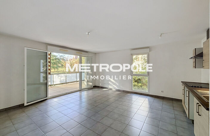Appartement T3 avec terrasse et garage   Résidence avec pisc — photo 2