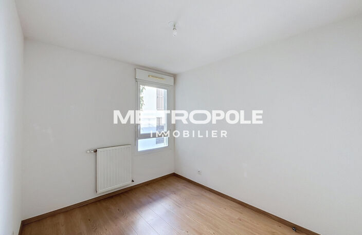 Appartement T3 avec terrasse et garage   Résidence avec pisc — photo 4
