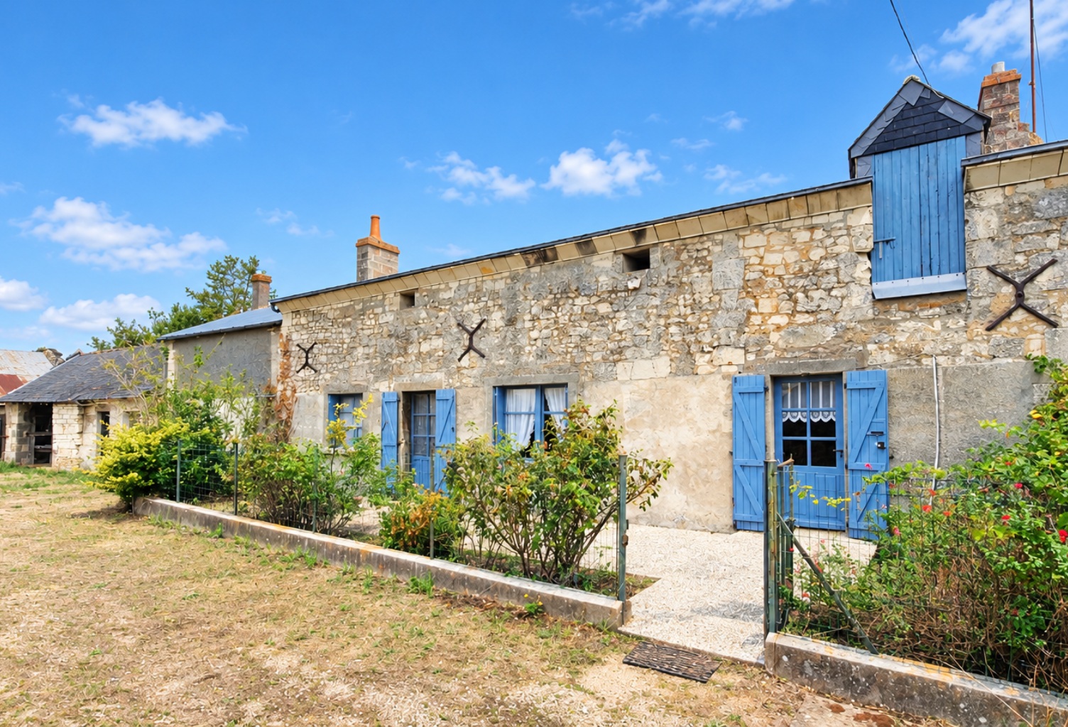 15 MN SUD-OUEST DE FONTEVRAUD 49590 — photo 1