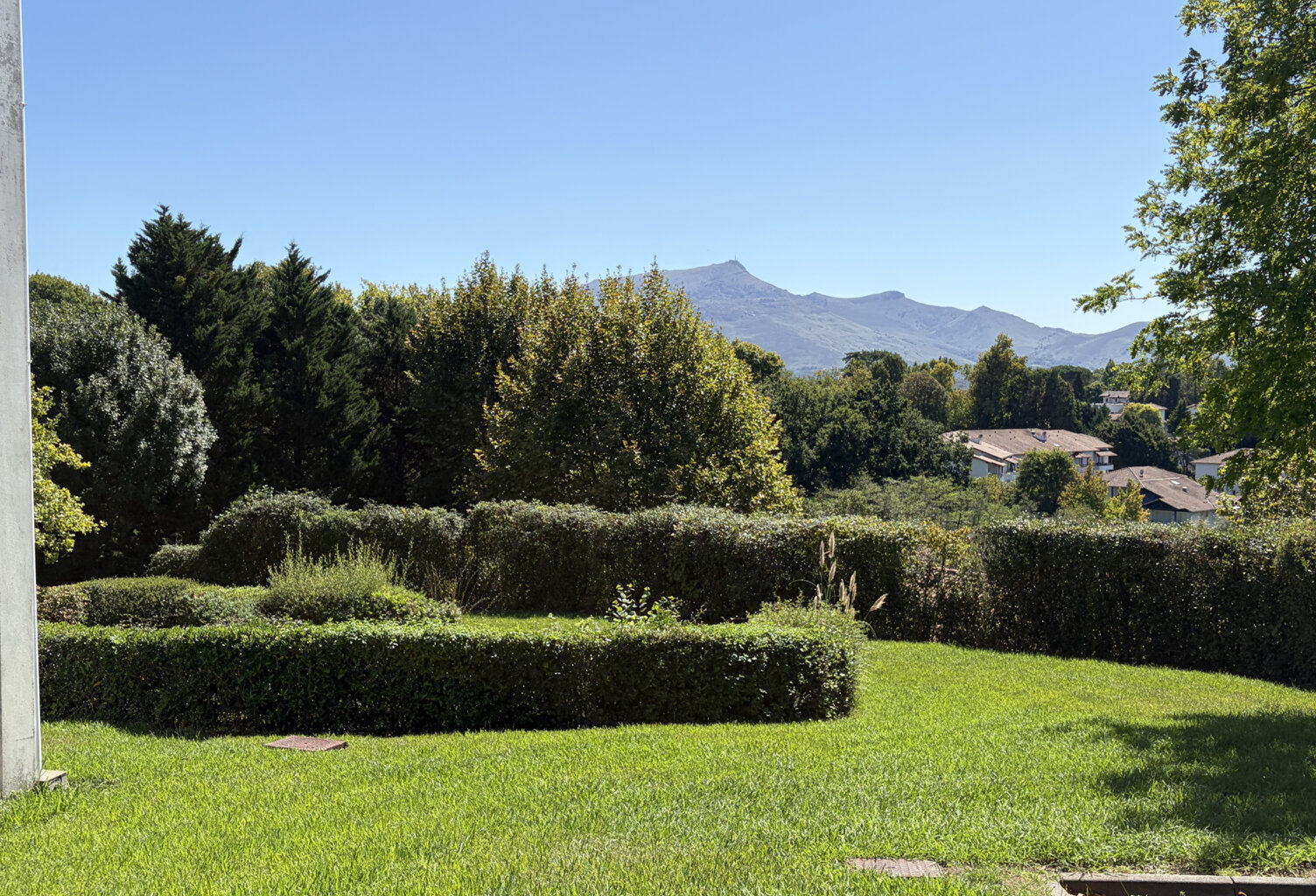 Saint-Jean-de-Luz   Grand T2 en rez-de-jardin avec terrasse, — photo 1