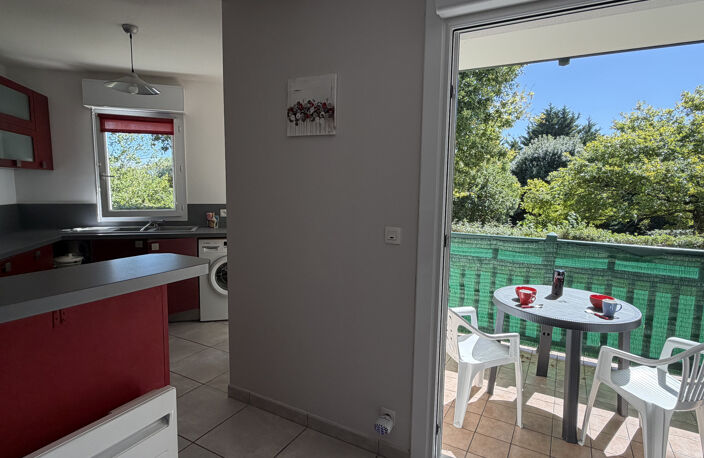Saint-Jean-de-Luz   Grand T2 en rez-de-jardin avec terrasse, — photo 5