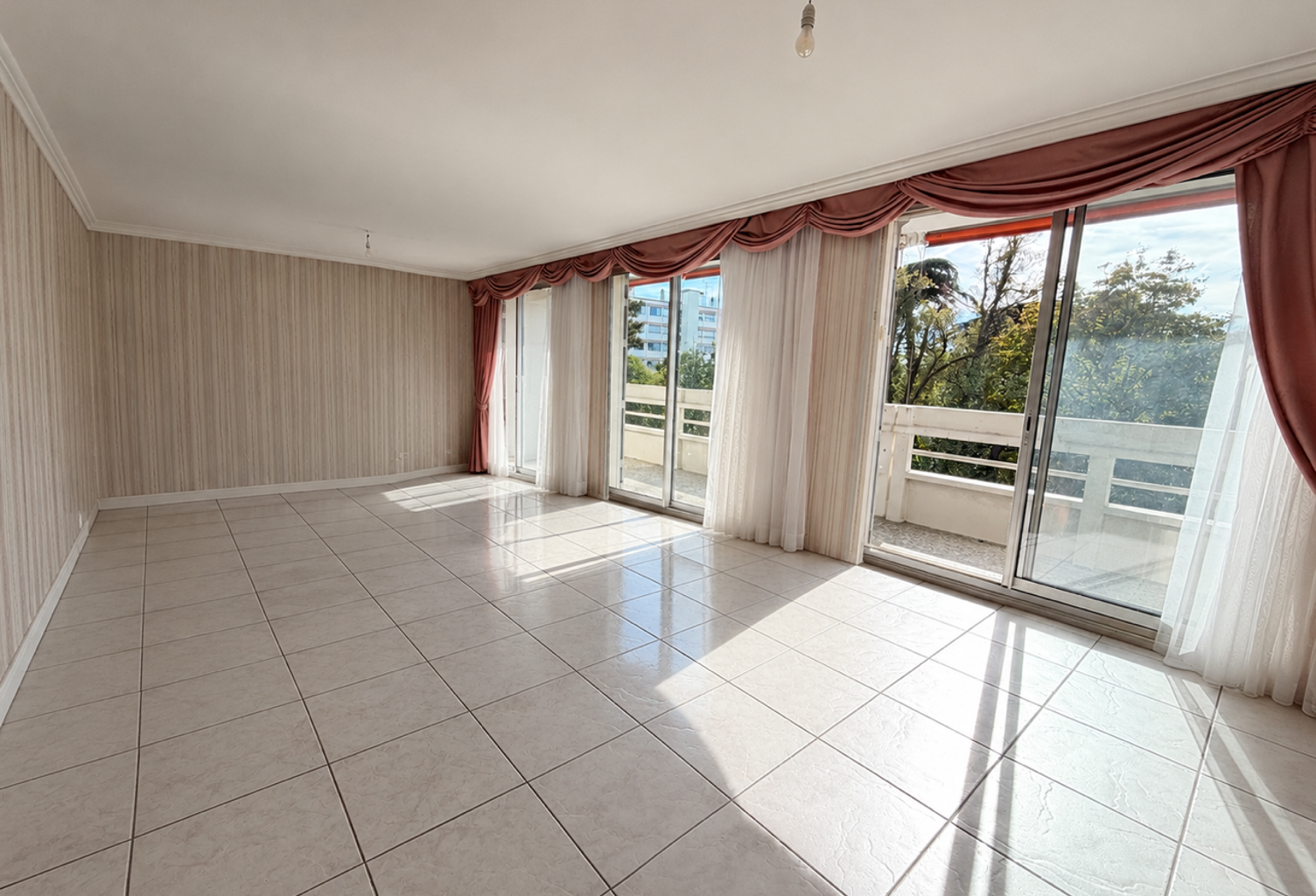 A VENDRE LYON 5 POINT-DU-JOUR APPARTEMENT 4 PIECES DE 94,22m — photo 1