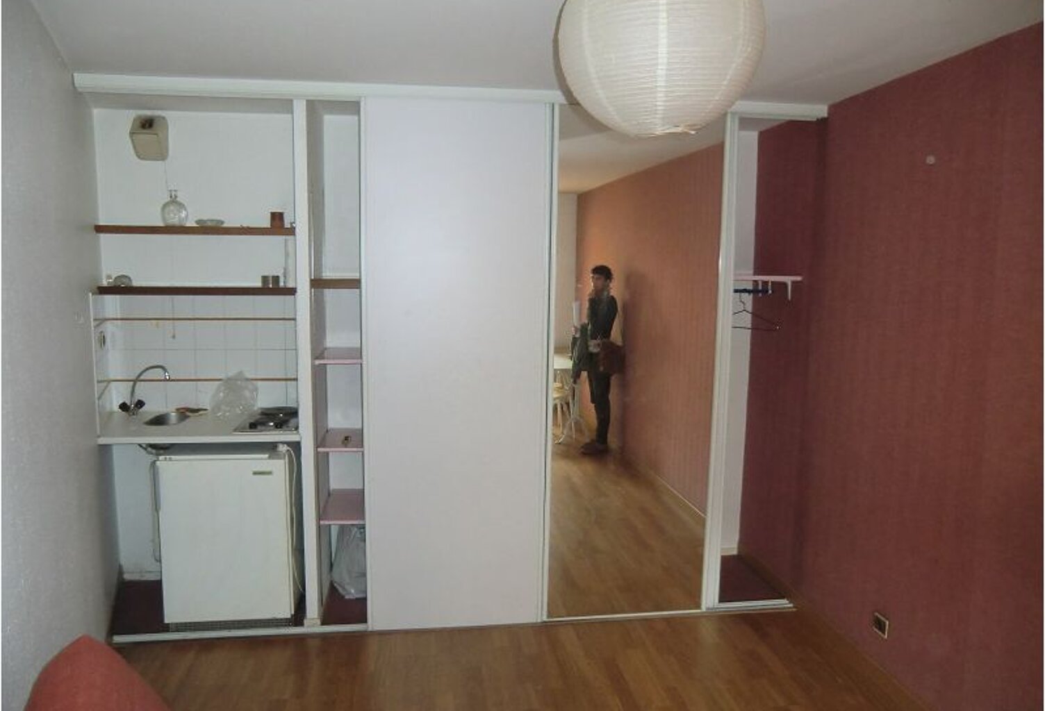 Une pièce — photo 1