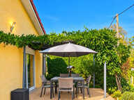 Maison de plain-pied avec piscine et grand terrain — photo 4