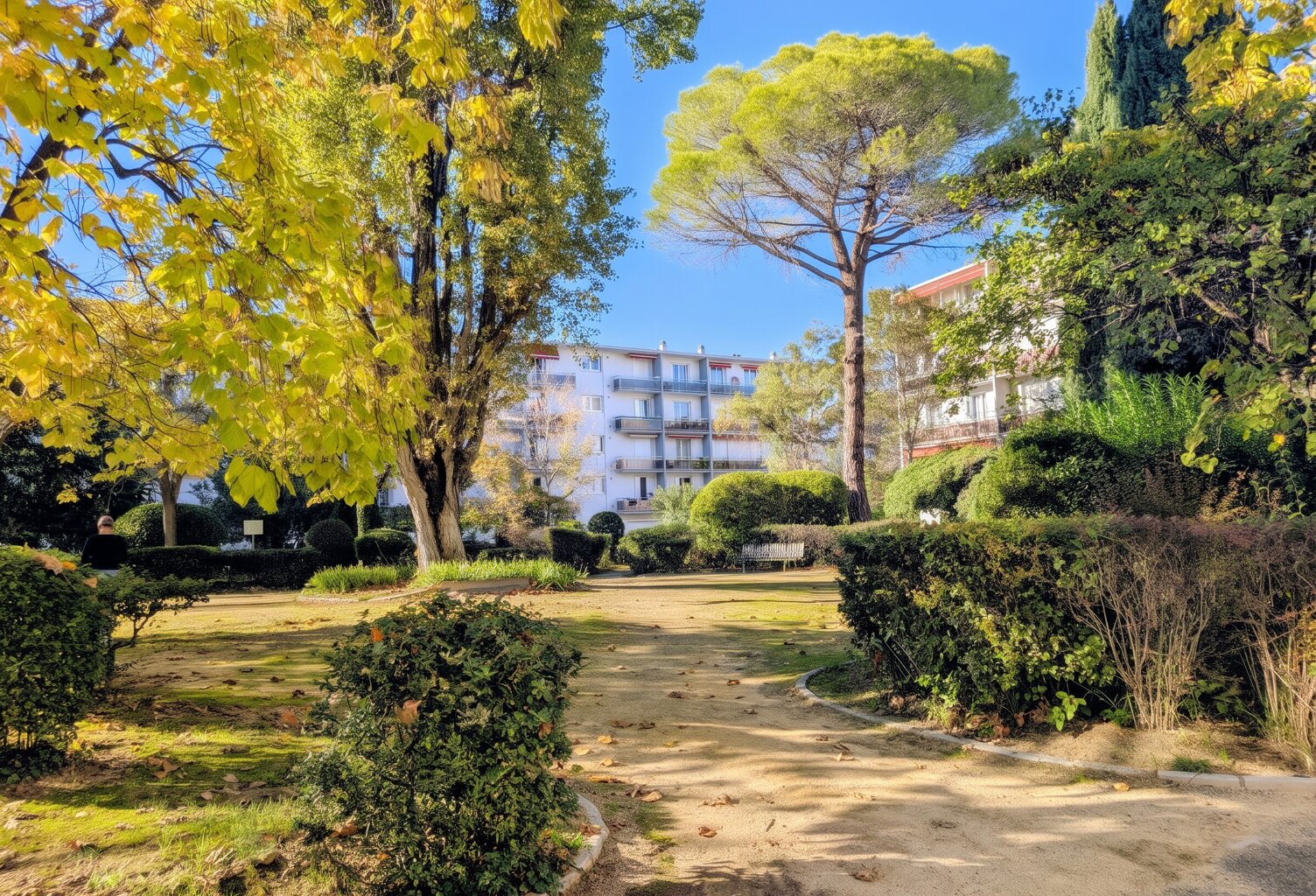 T4 avec 2 balcons, cave et parking - Quartier Agriculture — photo 1