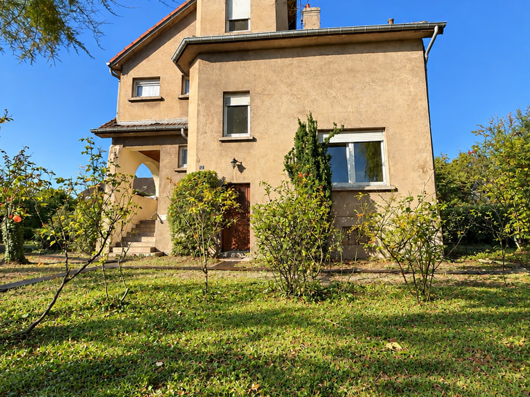 HAGONDANGE: maison avec cachet sur environ 12 ares de terrain — photo 1