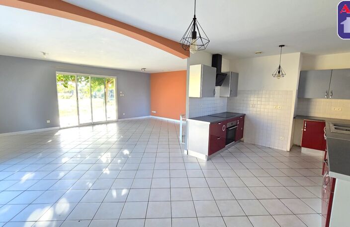 Vente maison 4 pièces 106 m² Saverdun (09700) — photo 2