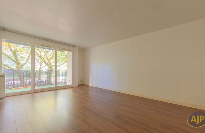 Appartement Bordeaux 3 pièce(s) 69.79 m2 — photo 2