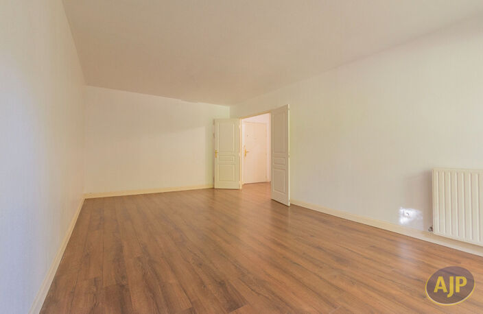 Appartement Bordeaux 3 pièce(s) 69.79 m2 — photo 3
