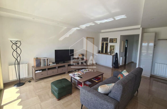 MARINA BAIE DES ANGES  - BEL APPARTEMENT 3/4 PIÈCES AVEC TERRASSE ET VUE DÉGAGÉE — photo 2