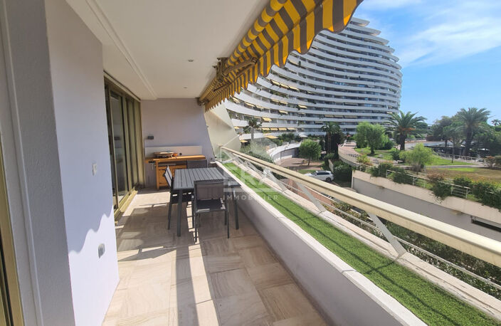 MARINA BAIE DES ANGES  - BEL APPARTEMENT 3/4 PIÈCES AVEC TERRASSE ET VUE DÉGAGÉE — photo 3