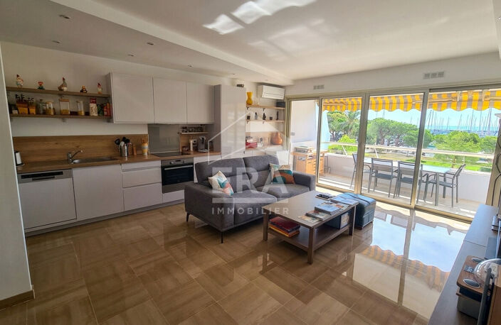 MARINA BAIE DES ANGES  - BEL APPARTEMENT 3/4 PIÈCES AVEC TERRASSE ET VUE DÉGAGÉE — photo 4