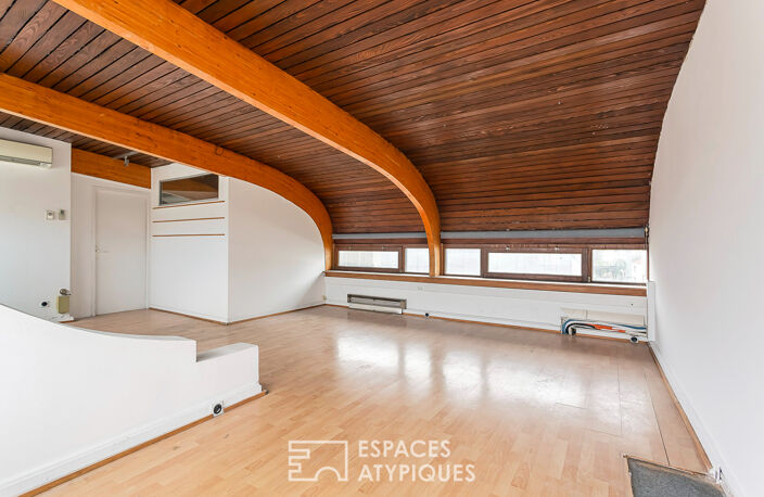 Appartement en plateau à aménagé en dernier étage avec place de stationnement — photo 3
