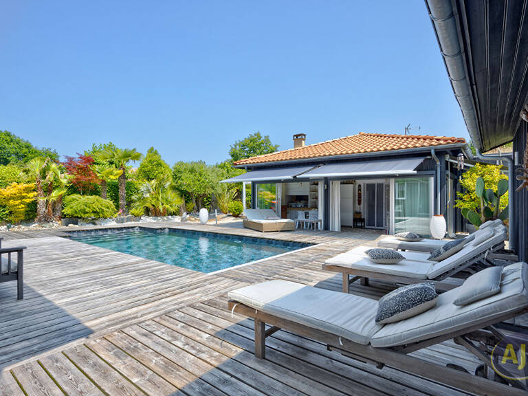 MARTIGNAS SUR JALLE - PROPRIETE D'EXCEPTION 210 m2 - PISCINE JARDIN EXOTIQUE GARAGE - ELEGANCE & ART DE VIVRE AUX PORTES DE BORDEAUX — photo 1