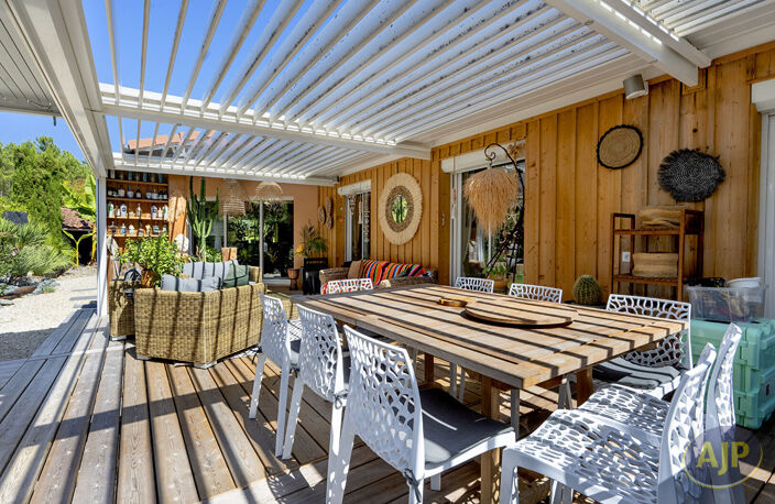 MARTIGNAS SUR JALLE - PROPRIETE D'EXCEPTION 210 m2 - PISCINE JARDIN EXOTIQUE GARAGE - ELEGANCE & ART DE VIVRE AUX PORTES DE BORDEAUX — photo 5