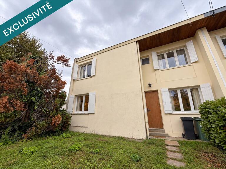 LE HAILLAN  MAISON AVEC JARDIN DE 550 M² ET GARAGE INDÉPENDANT — photo 1