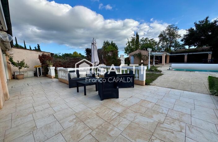 Maison 7 pièces de plain pied avec studio, cuisine d'été et piscine — photo 3