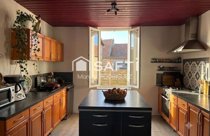 MAISON DE VILLE DE 123 M2 AU COEUR DU VILLAGE DE LUXEY — photo 2