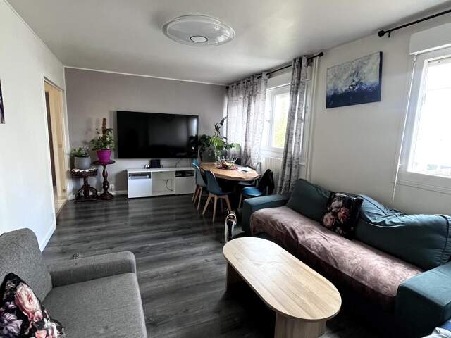 À VENDRE  APPARTEMENT T5 DE 91,36 m² AVEC 4 CHAMBRES, CAVE ET PARKING À MONTMAGNY — photo du bien