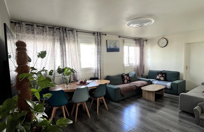 À VENDRE  APPARTEMENT T5 DE 91,36 m² AVEC 4 CHAMBRES, CAVE ET PARKING À MONTMAGNY — photo 2