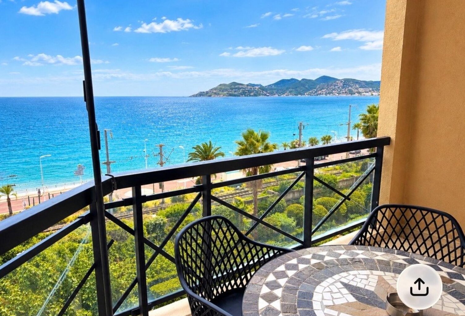 superbe 2piéces avec vue panoramique sur la mer — photo 1