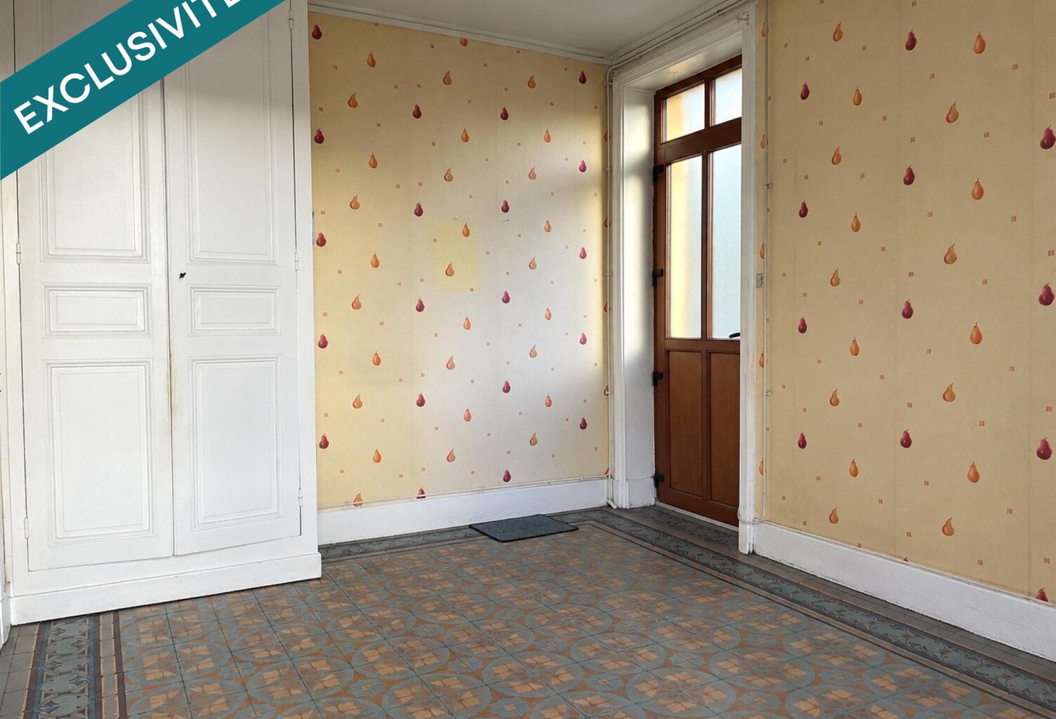 Un T1 qui voit grand : garage, parking et annexes ! — photo 1