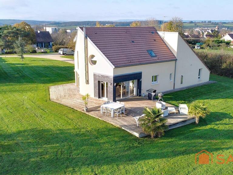 Maison contemporaine et parc clos de 8 186 m² — photo 1