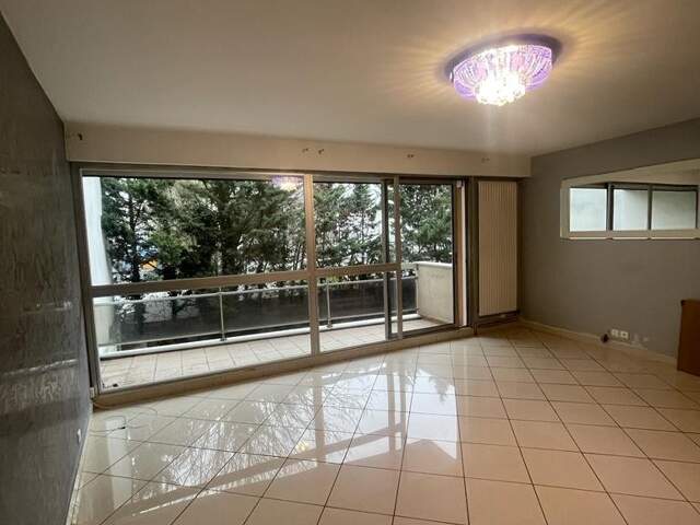 Appartement 3 pièces 73 m² à Bondy — photo du bien
