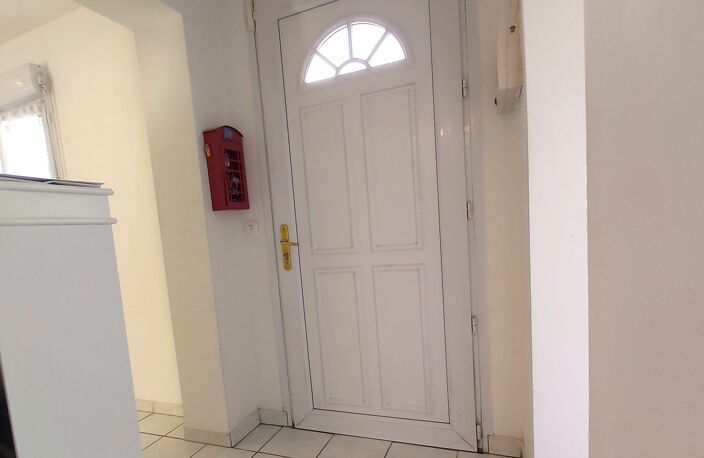 Vente Maison/villa 4 pièces — photo 2
