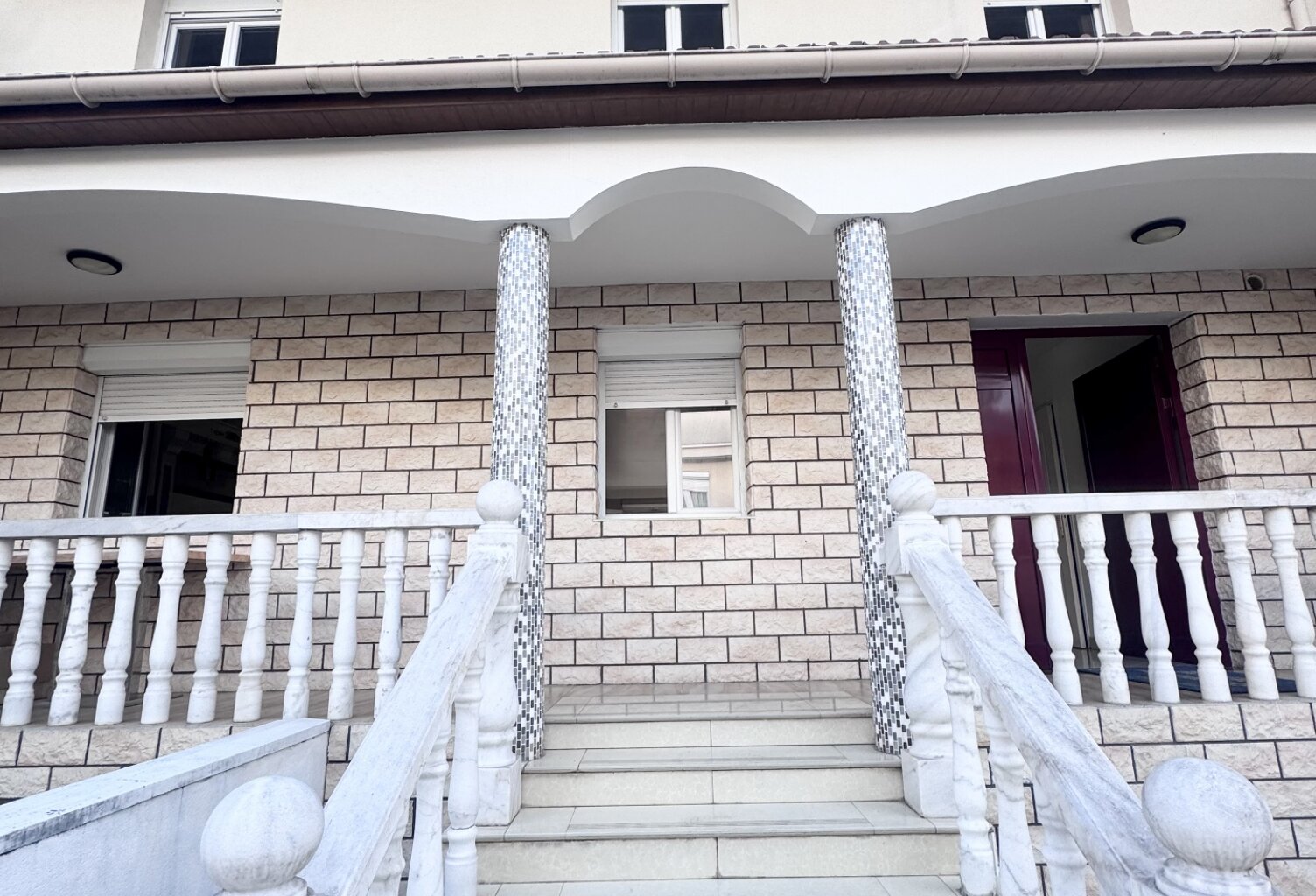 Vente Maison/villa 8 pièces — photo 1