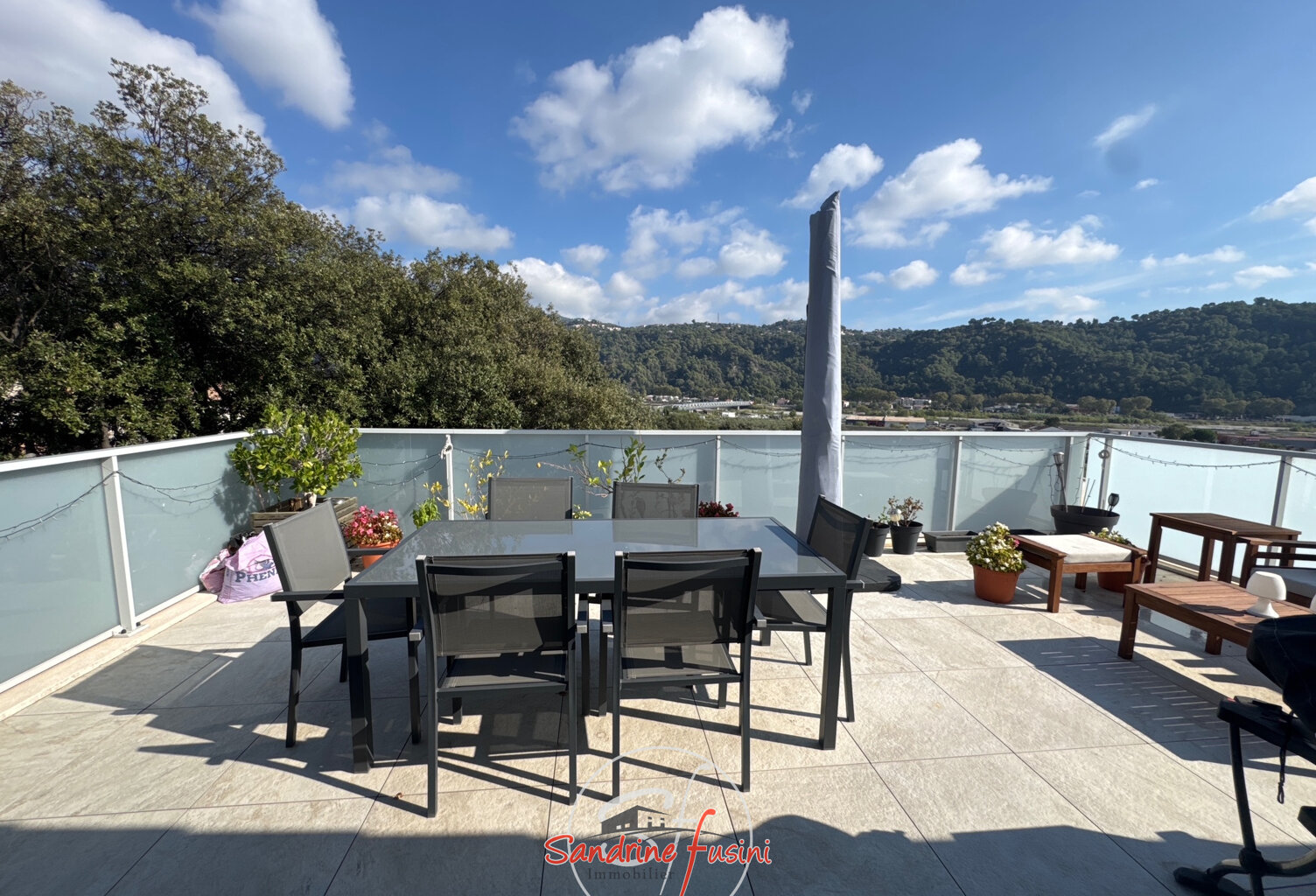 Bel appartement 3 pièces avec vaste terrasse dans résidence — photo 1