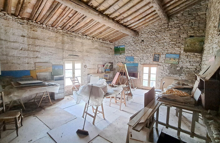 A VENDRE - GRANDE MAISON DE VILLAGE A RENOVER AVEC GARAGE - AIGUES-VIVES — photo 3