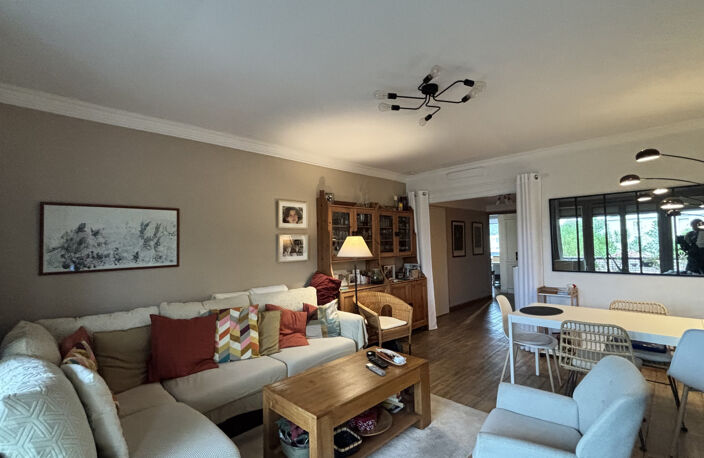 BEL APPARTEMENT T4 AVEC BALCON — photo 2