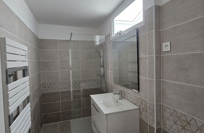 Location Appartement T3 Duplex Neuf 2 Chambres - Redessan (30129 - Proche Nîmes) - Climatisation Intégrale & Cuisine Équipée — photo 5