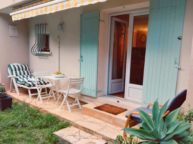 APPARTEMENT DONNANT SUR JARDIN AVEC PARKING — photo du bien