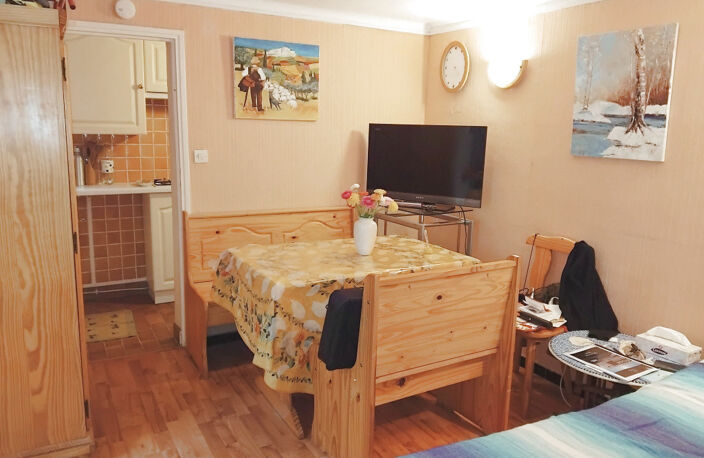 APPARTEMENT DONNANT SUR JARDIN AVEC PARKING — photo 2