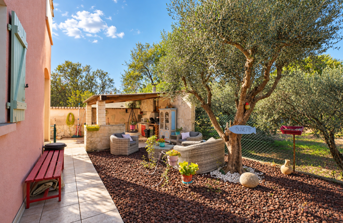 LA CRAU   BAS DE VILLA T4 DE 110 M2 AVEC JARDIN, PISCINE ET GARAGE DE 144 M2 — photo 3