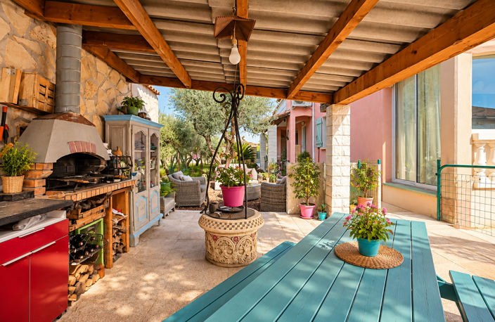 LA CRAU   BAS DE VILLA T4 DE 110 M2 AVEC JARDIN, PISCINE ET GARAGE DE 144 M2 — photo 4