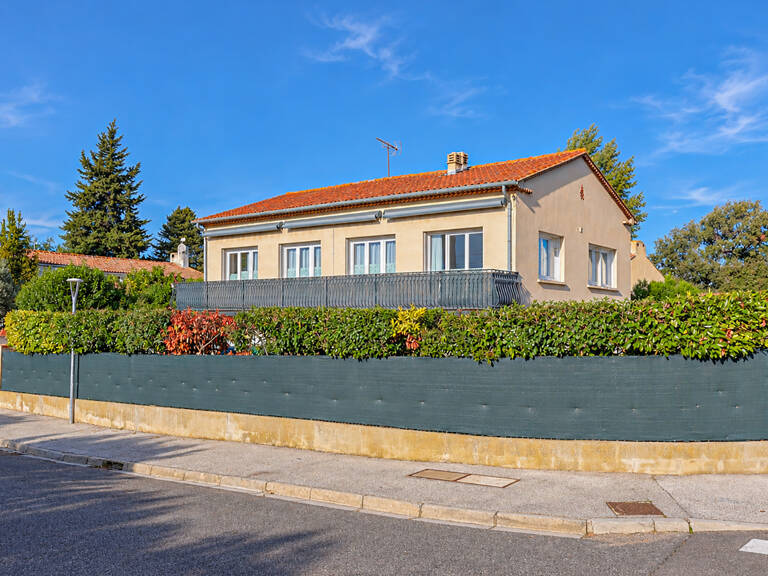 Haut de villa 100m2 avec garage, terrasse et jardin - La crau - à proximité des commodités — photo 1