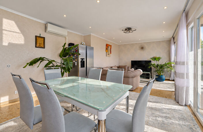 Haut de villa 100m2 avec garage, terrasse et jardin - La crau - à proximité des commodités — photo 3