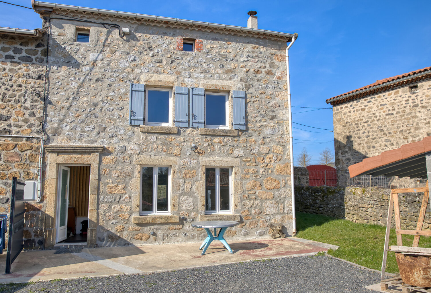 Maison de village à coté du lac de Naussac — photo 1